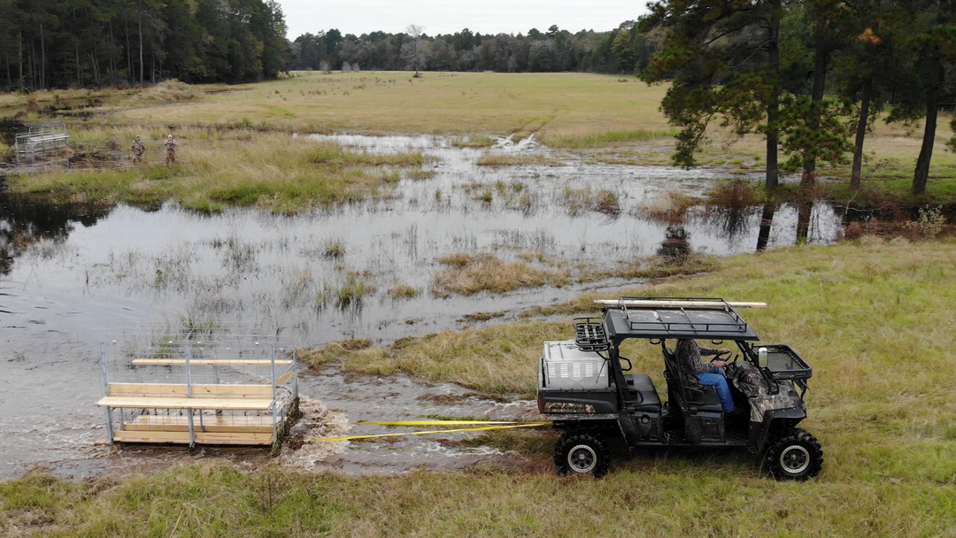 A・B・フロスト、「DUCK SHOOTING FROM A BLIND」 Hunting from a boat blind for our final duck hunt! Crushed